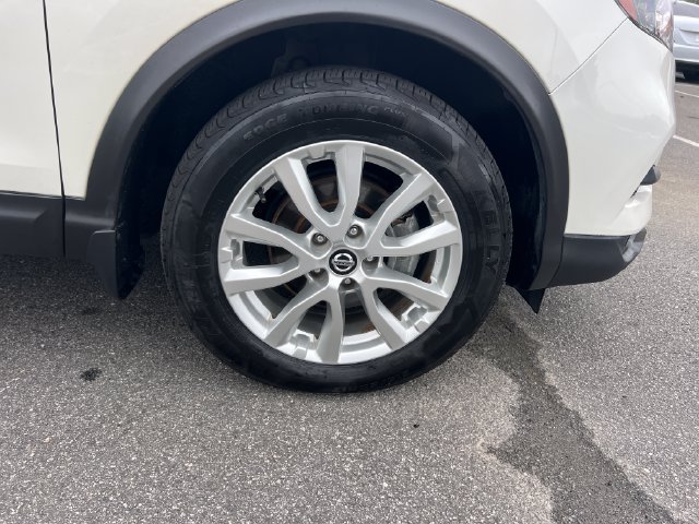 Used 2022 Nissan Rogue Sport SV w/ Technology Package FWD image 29