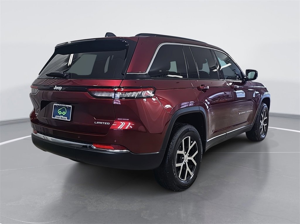 Used 2025 Jeep Grand Cherokee Limited image 3