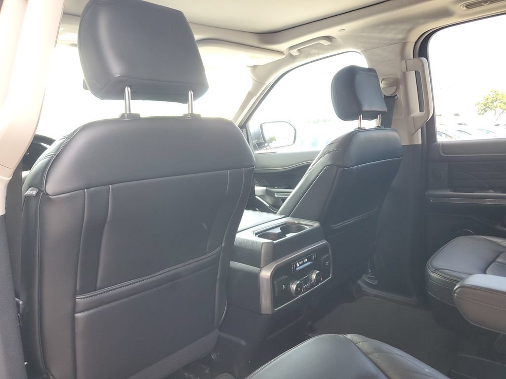 Used 2019 Ford Expedition Platinum AWD/4WD image 17