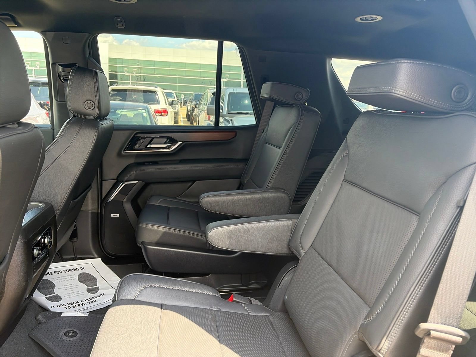 Used 2025 GMC Yukon Denali AWD/4WD image 23