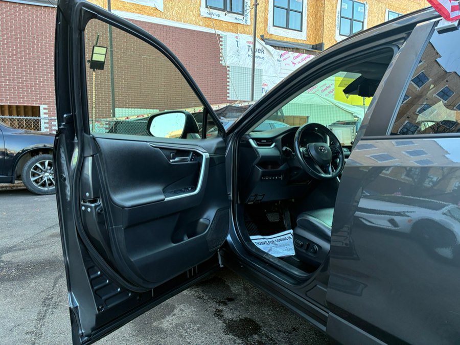 Used 2019 Toyota RAV4 Limited w/ Advanced Technology Package AWD/4WD image 15