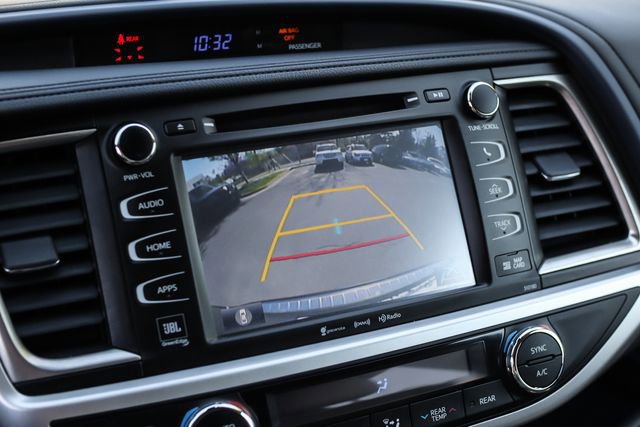 Used 2018 Toyota Highlander Limited Platinum image 21