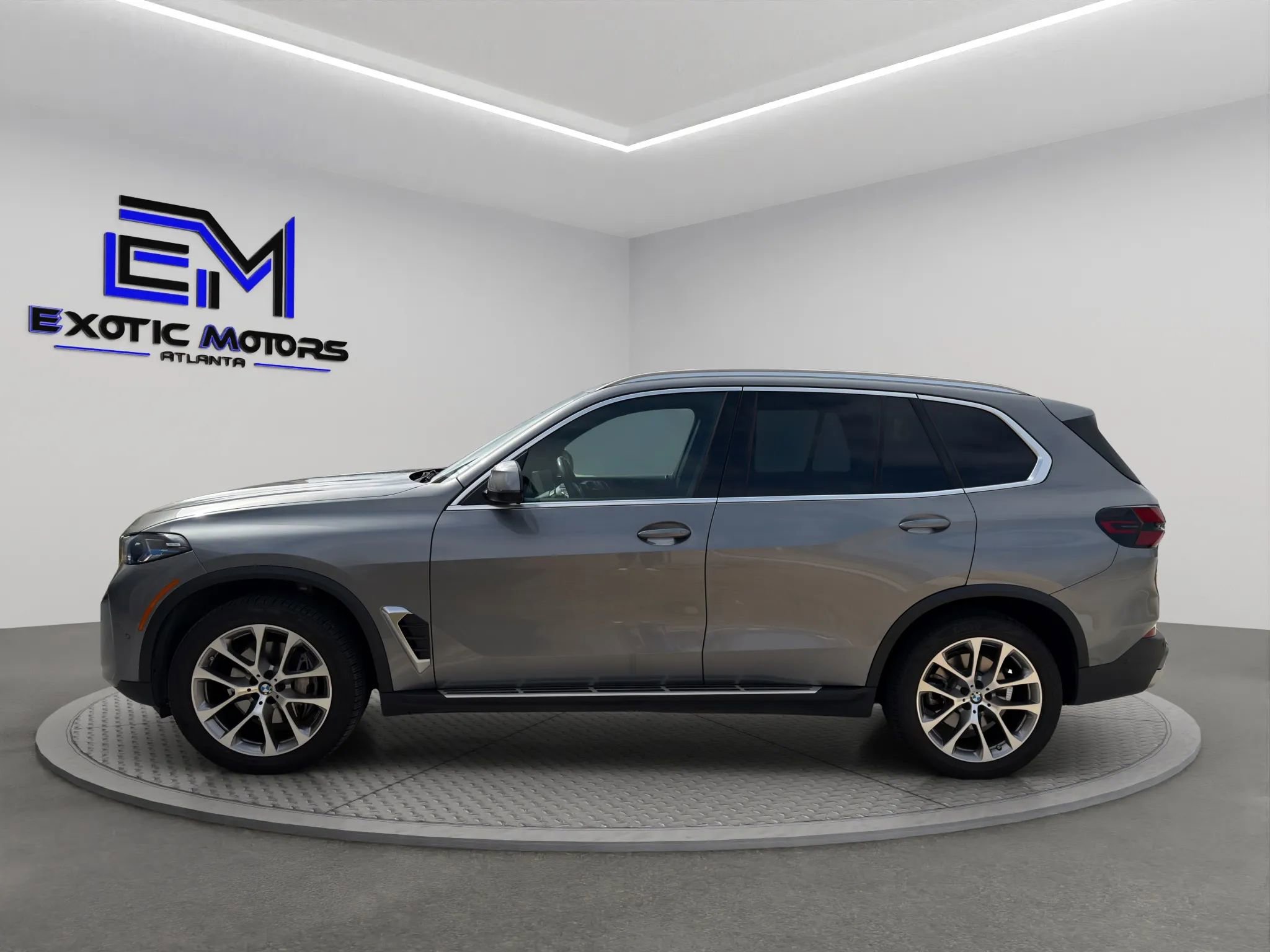 Used 2024 BMW X5 sDrive40i w/ Premium Package RWD image 2