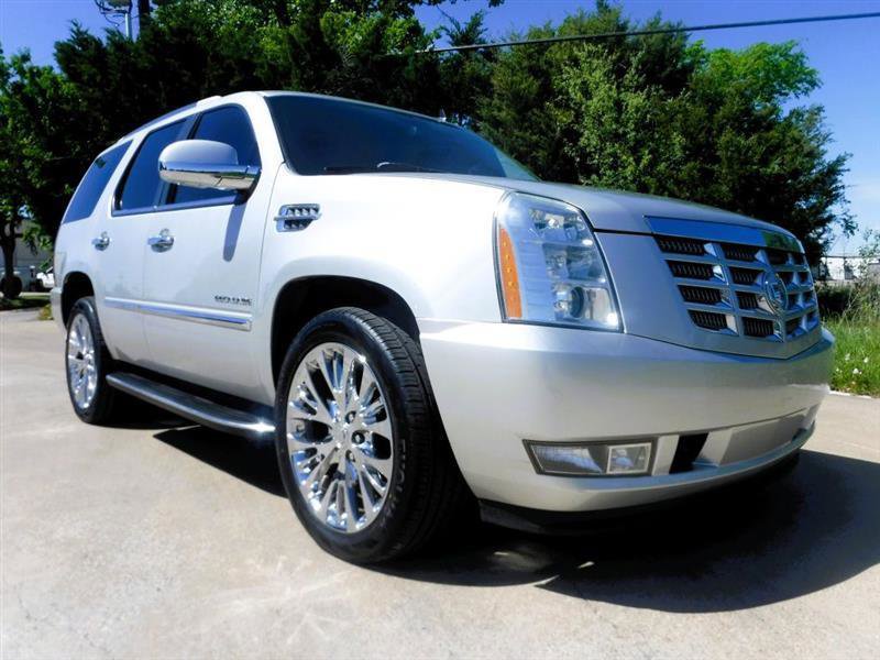 Used 2011 Cadillac Escalade Luxury AWD/4WD image 3