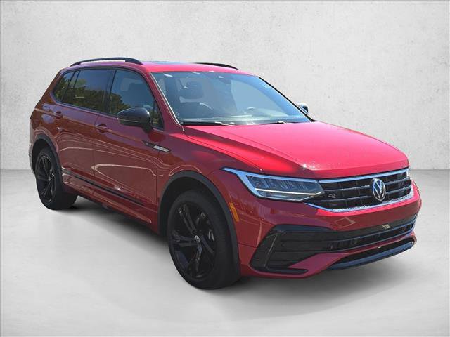 Used 2024 Volkswagen Tiguan SE R-Line image 3