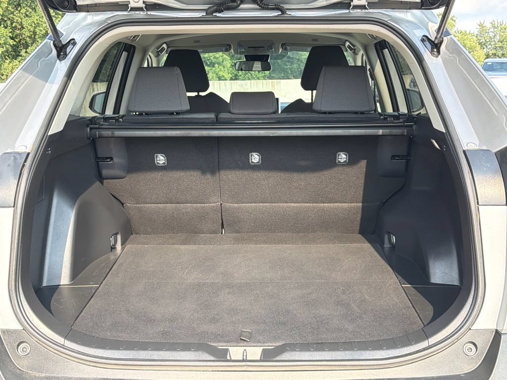 Used 2025 Toyota RAV4 XLE AWD/4WD image 6