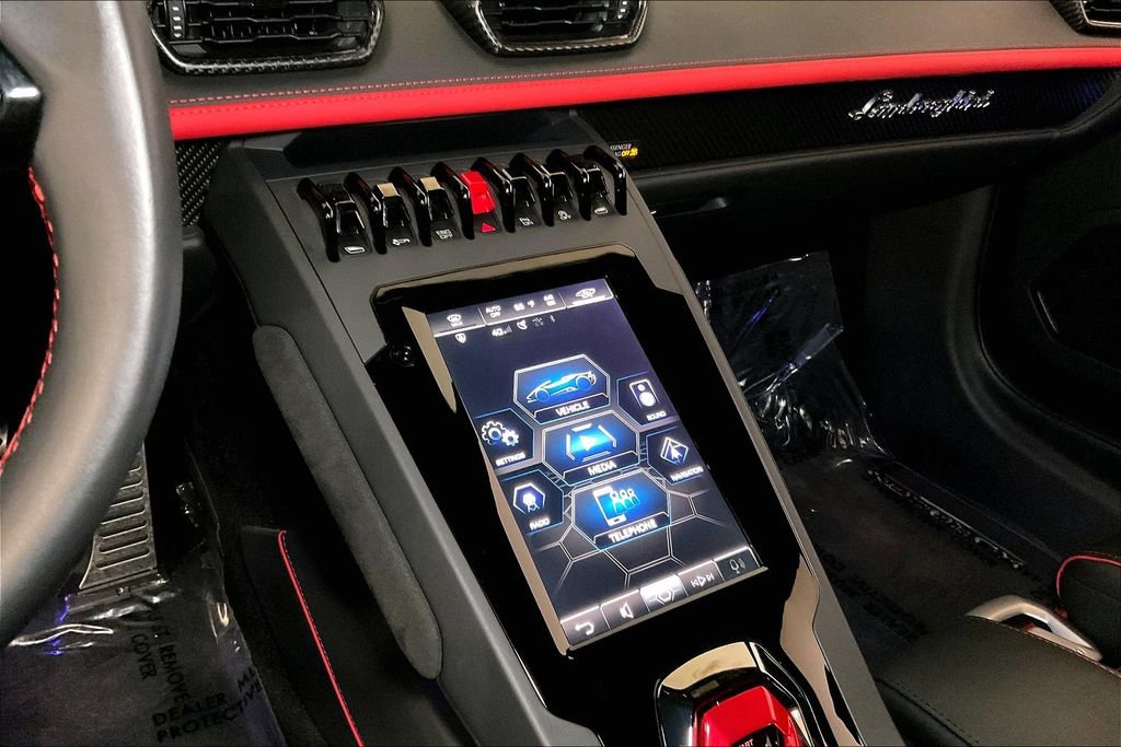 Used 2022 Lamborghini Huracan EVO image 11