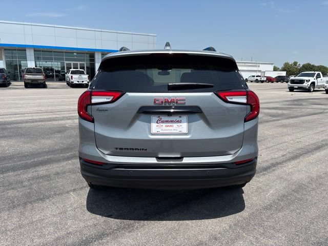Used 2024 GMC Terrain SLT w/ Tech Package FWD image 6