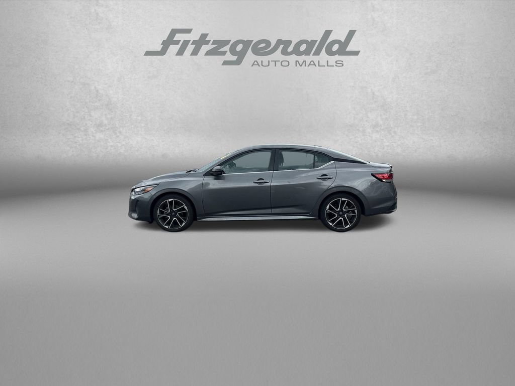 Used 2025 Nissan Sentra SR FWD image 4