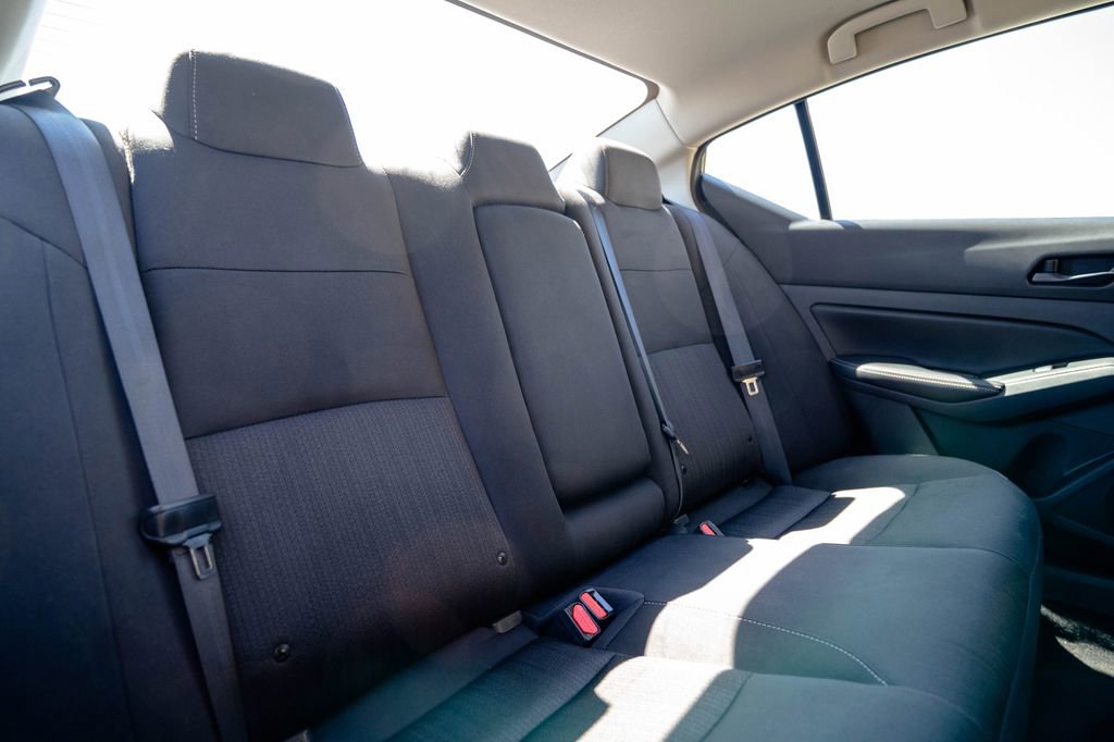 Used 2024 Nissan Altima 2.5 SV FWD image 31