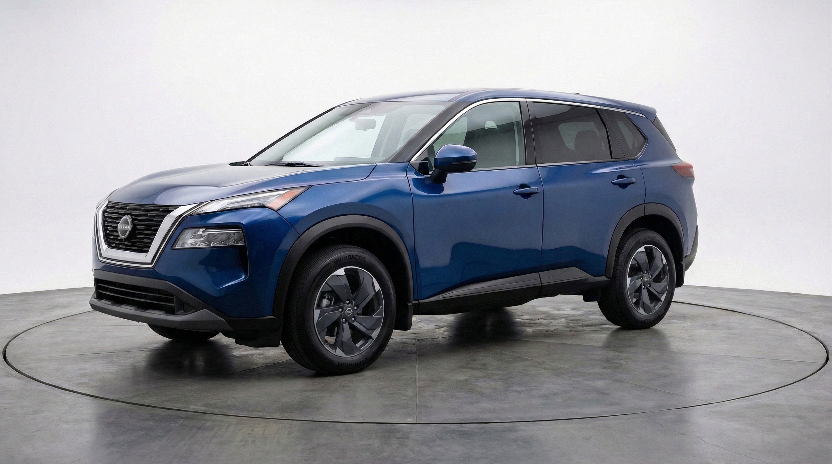 Used 2025 Nissan Rogue SV image 3