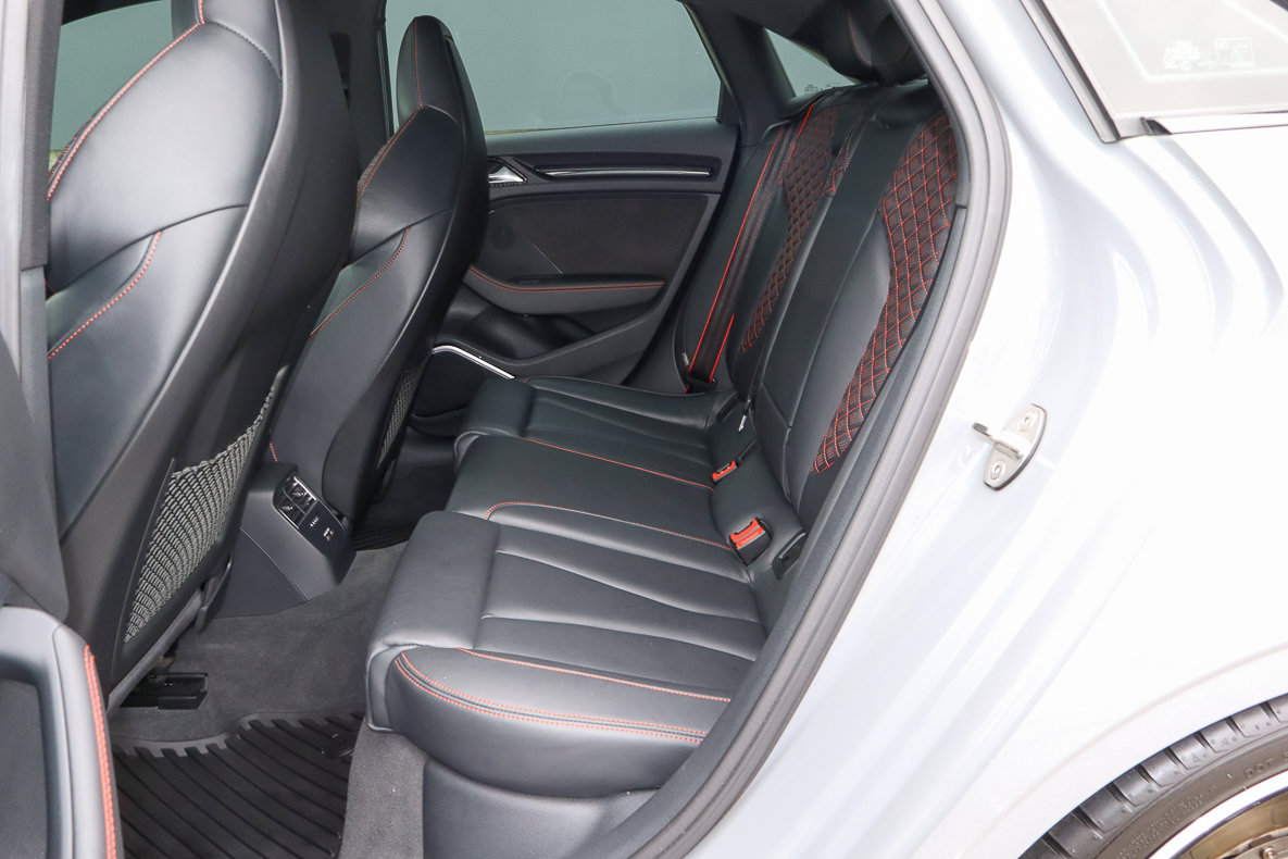Used 2018 Audi RS 3 w/ Technology Package image 9