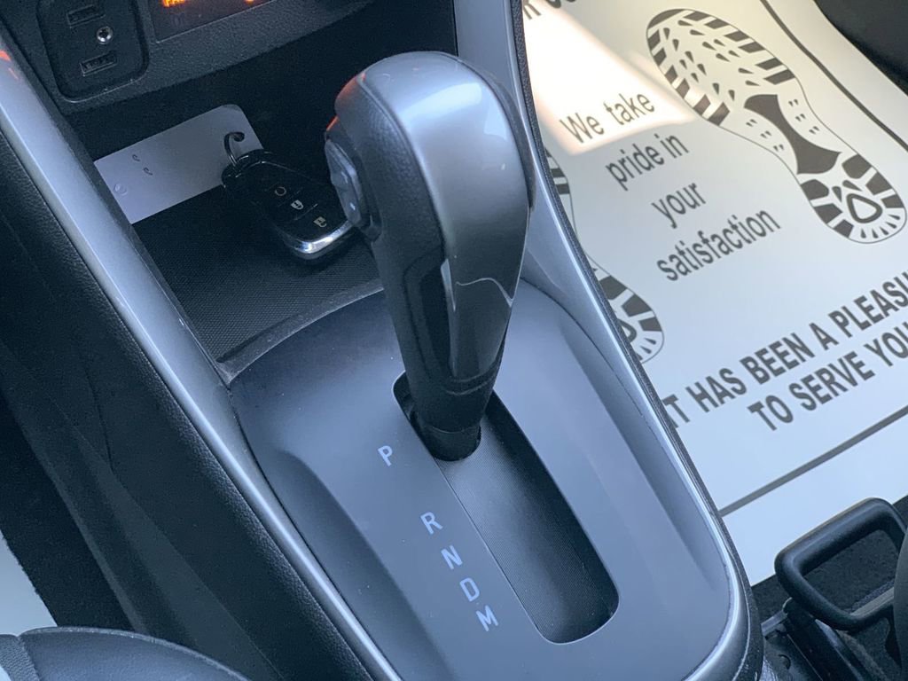 Certified 2022 Chevrolet Trax LT w/ LT Convenience Package image 13