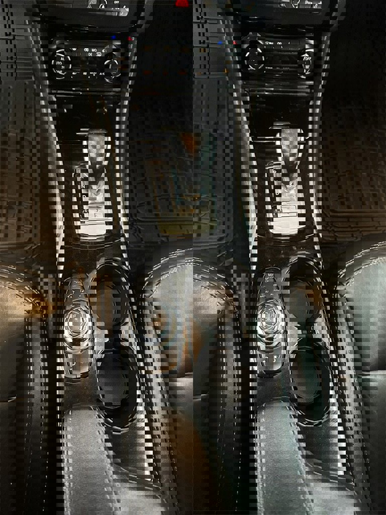 Used 2017 INFINITI QX30 Premium w/ Navigation Package image 20