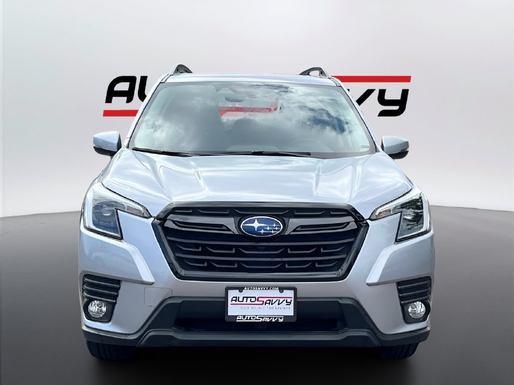 Used 2023 Subaru Forester Limited AWD/4WD image 2