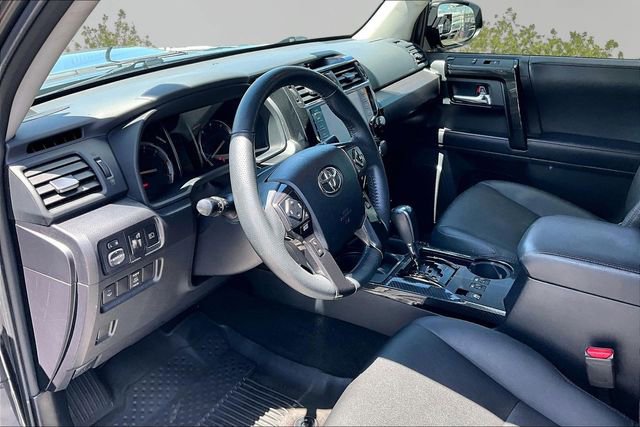 Used 2021 Toyota 4Runner Venture w/ Moonroof Package AWD/4WD image 12