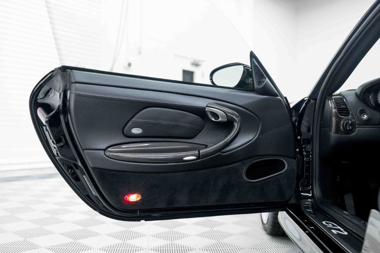Used 2002 Porsche 911 GT2 RWD image 40