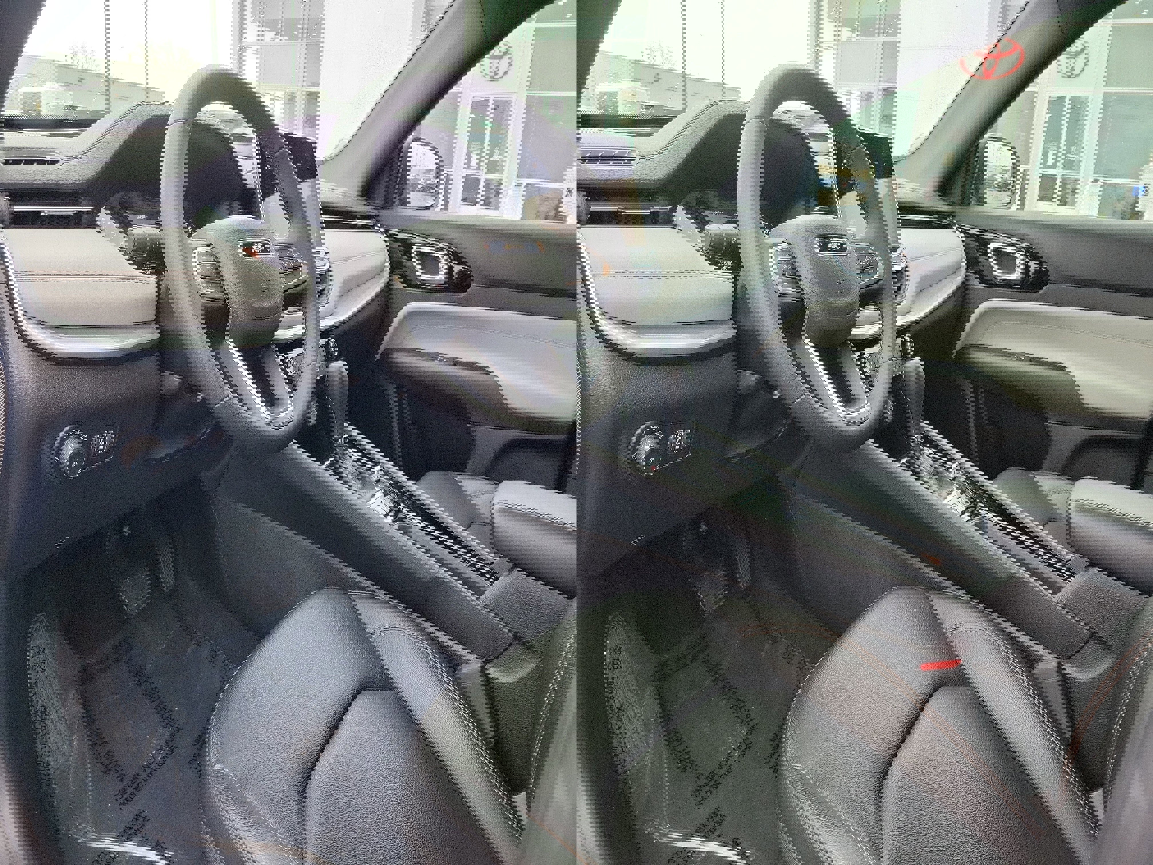 Used 2024 Jeep Compass Limited image 19