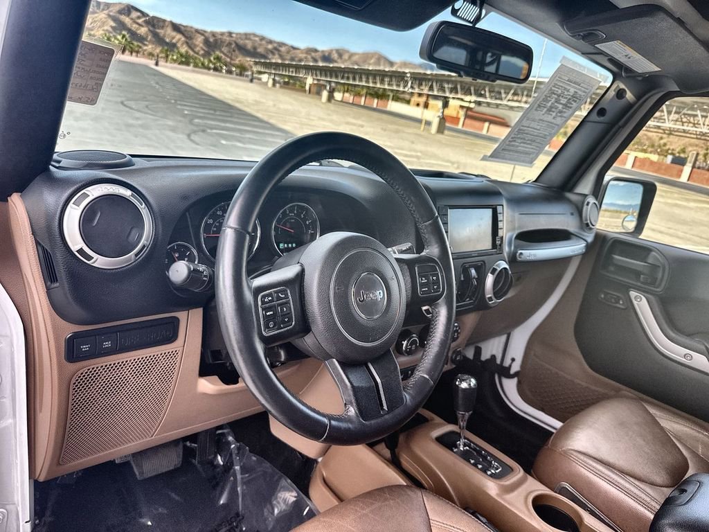 Used 2016 Jeep Wrangler Unlimited Rubicon w/ Connectivity Group image 2