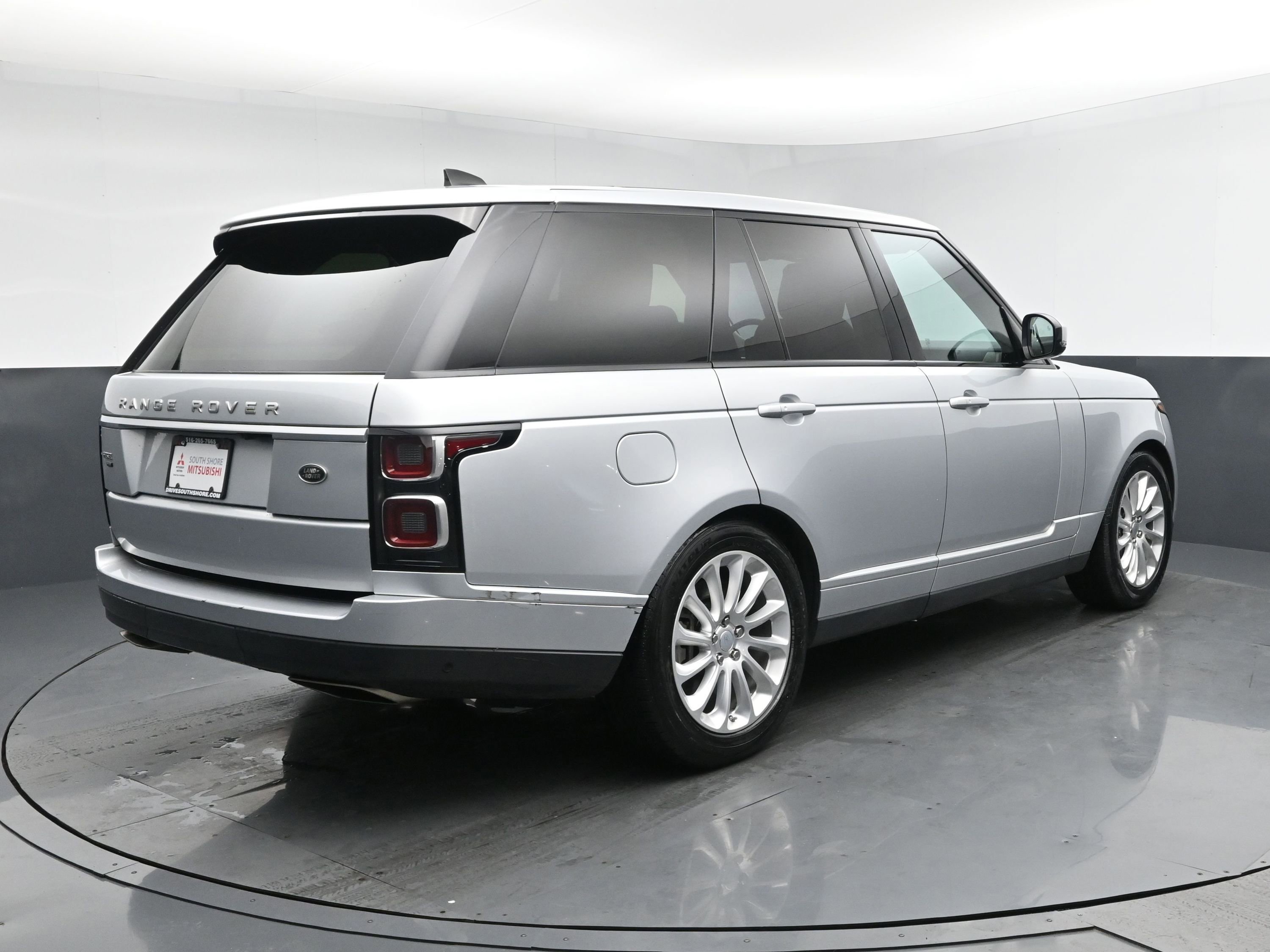 Used 2020 Land Rover Range Rover HSE image 23