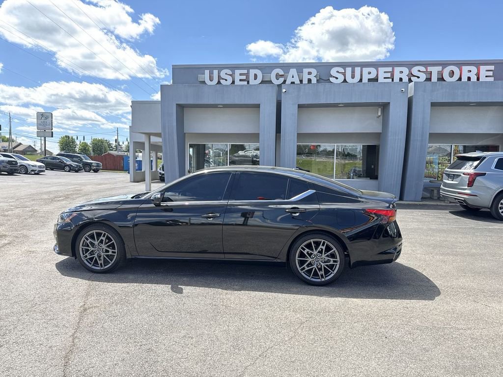 Used 2024 Nissan Altima 2.0 SR FWD image 11
