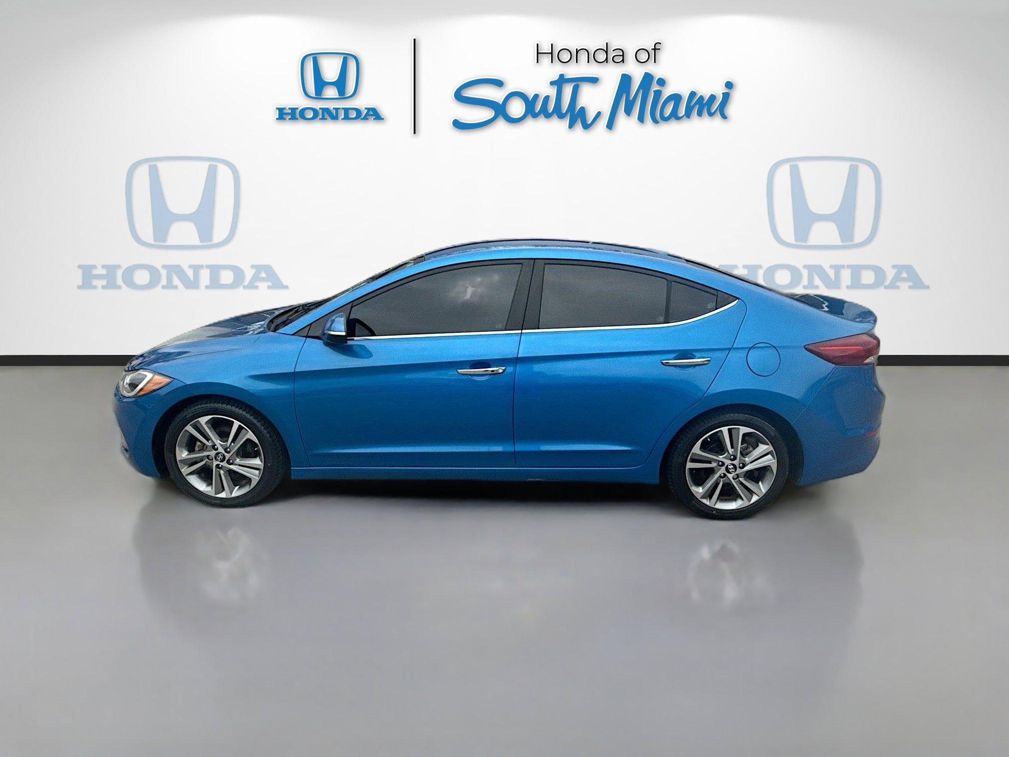 Used 2017 Hyundai Elantra Limited image 4