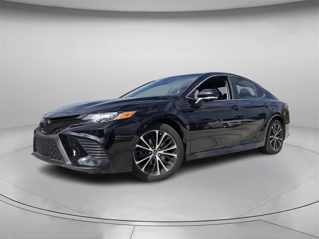 Used 2019 Toyota Camry L image 1