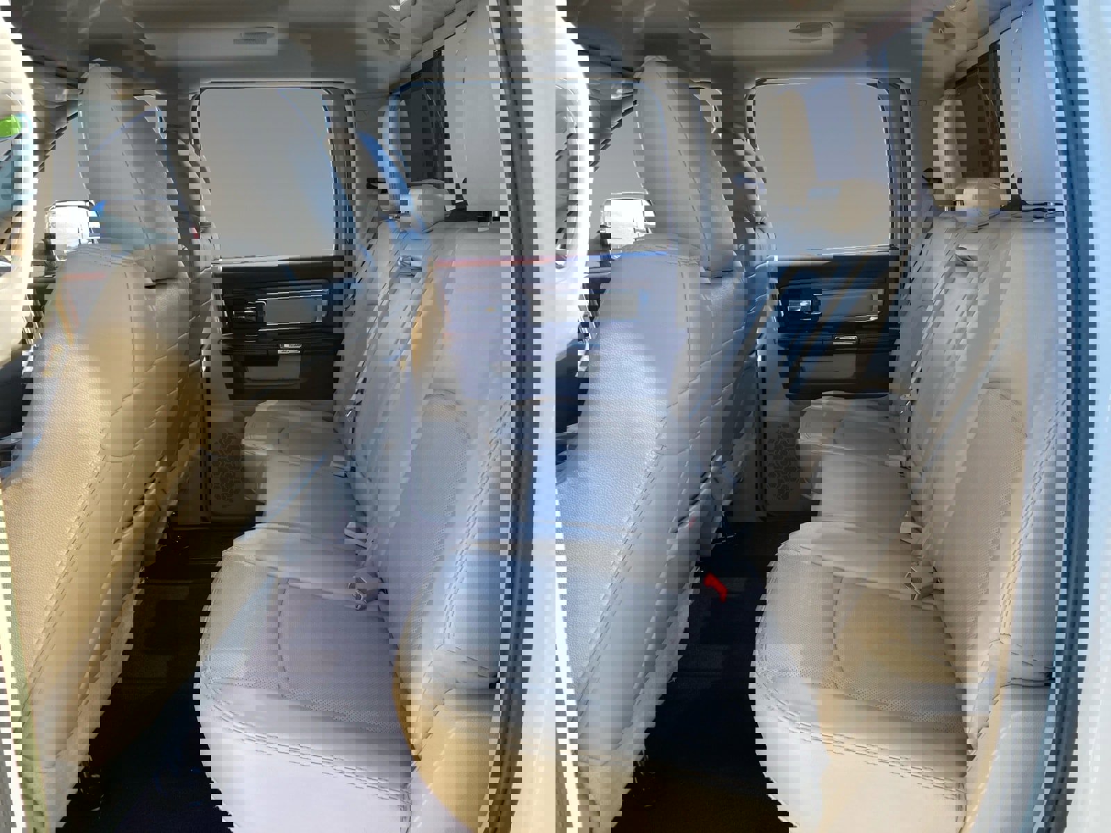 Used 2013 RAM 3500 Laramie w/ Convenience Group image 13