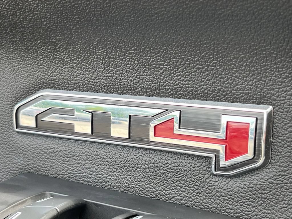 Used 2024 GMC Sierra 1500 AT4 w/ Technology Package AWD/4WD image 16