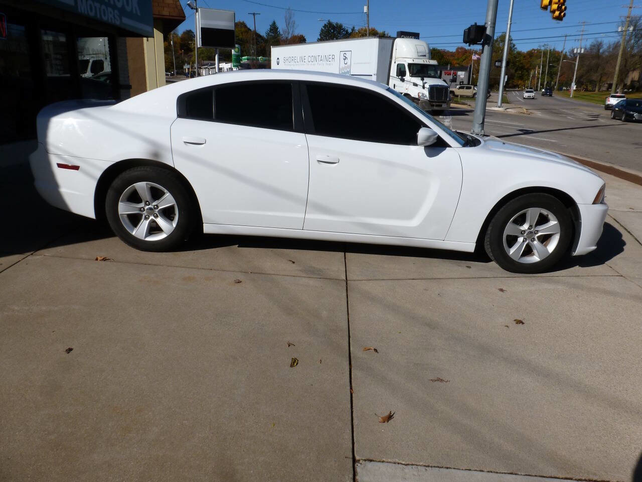 Used 2014 Dodge Charger SE RWD image 7