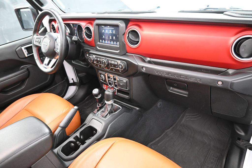Used 2021 Jeep Wrangler Unlimited Rubicon w/ Cold Weather Group AWD/4WD image 31