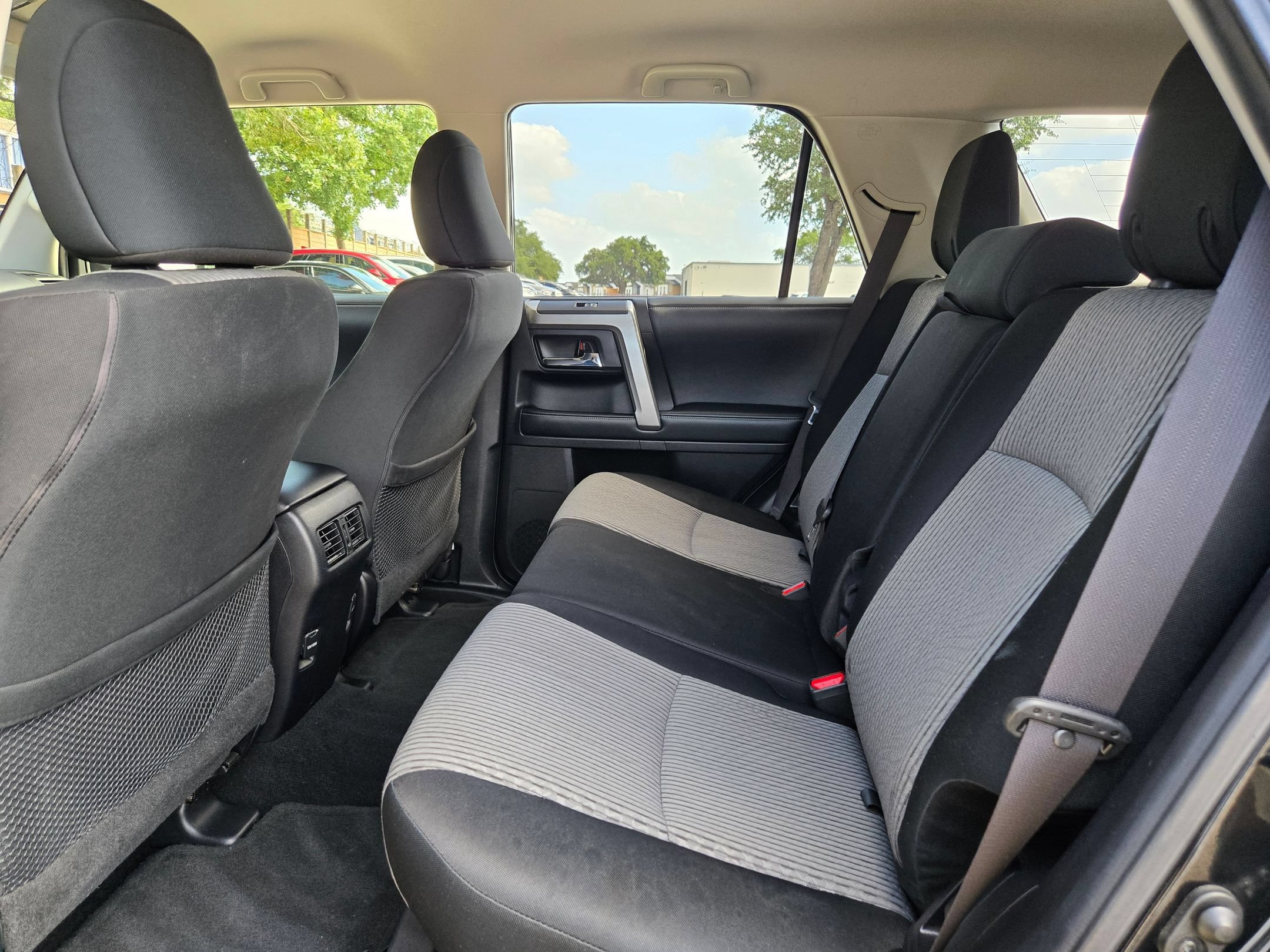 Used 2019 Toyota 4Runner SR5 AWD/4WD image 15