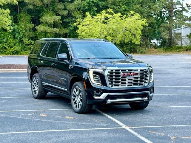 Used 2026 GMC Yukon Denali w/ Denali Reserve Package AWD/4WD image 11