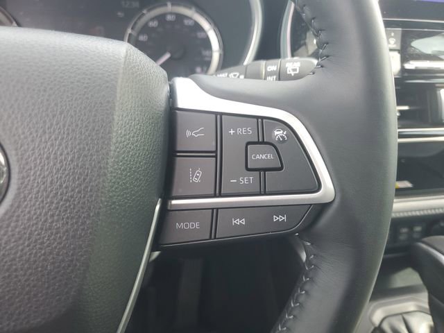 Used 2023 Toyota Highlander LE image 25