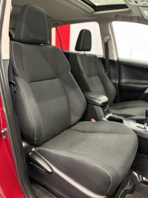 Used 2018 Toyota RAV4 XLE AWD/4WD image 15