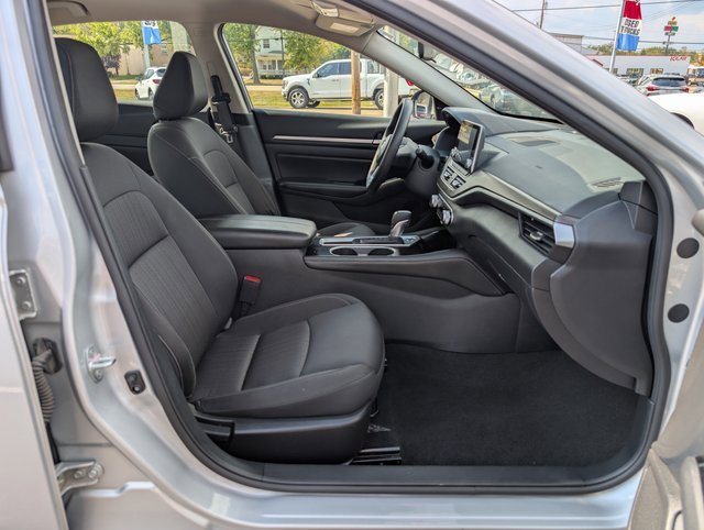 Used 2023 Nissan Altima 2.5 SV image 12