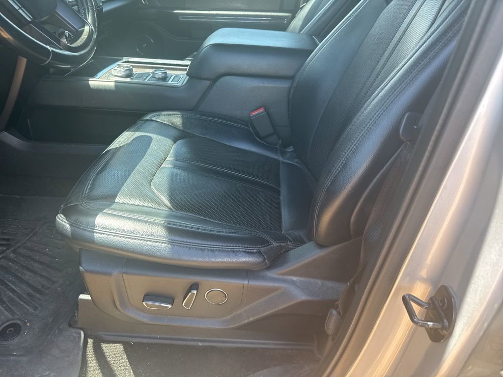 Used 2019 Ford Expedition Max Limited image 11
