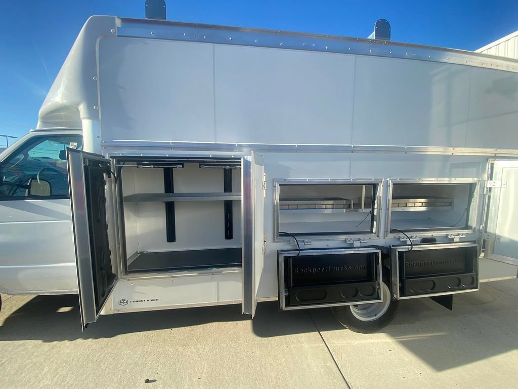 New 2026 Ford E-450 and Econoline 450 Super Duty w/ Power Equipment Group RWD image 11