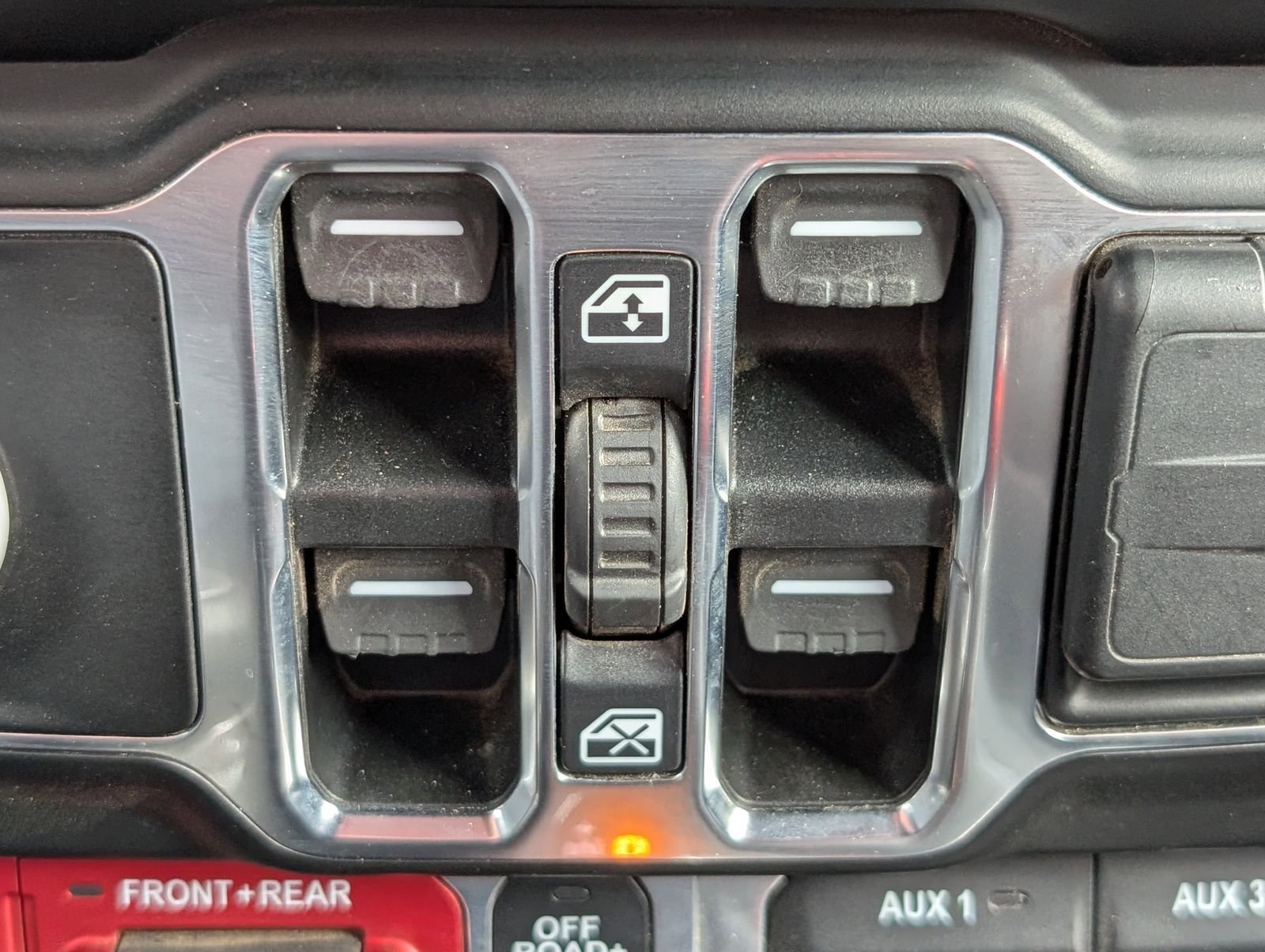 Used 2021 Jeep Gladiator Rubicon image 16