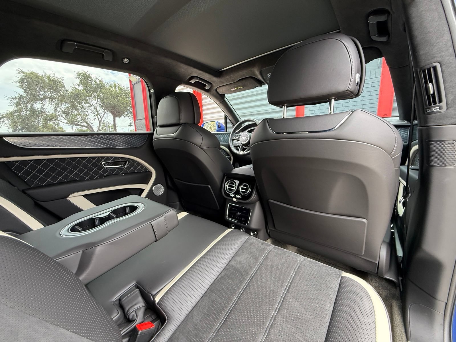 Used 2021 Bentley Bentayga Speed AWD/4WD image 32