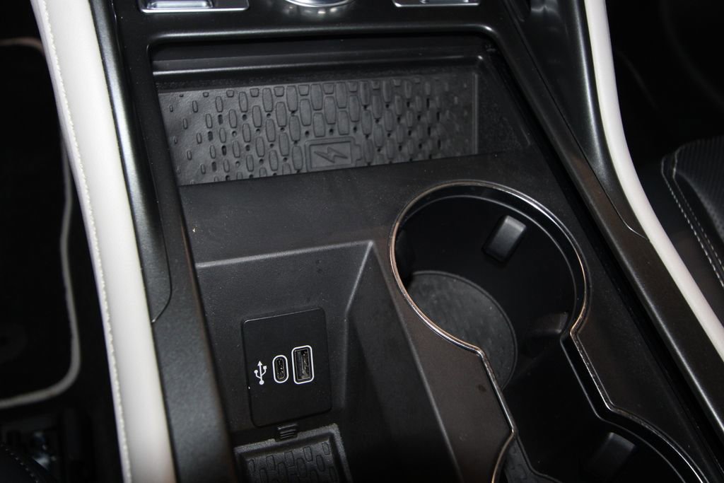 Used 2024 Lincoln Nautilus Premier image 21