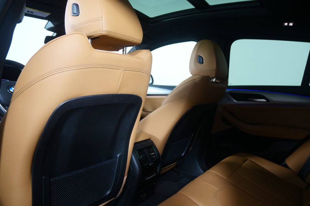 Certified 2025 BMW X4 xDrive30i image 16