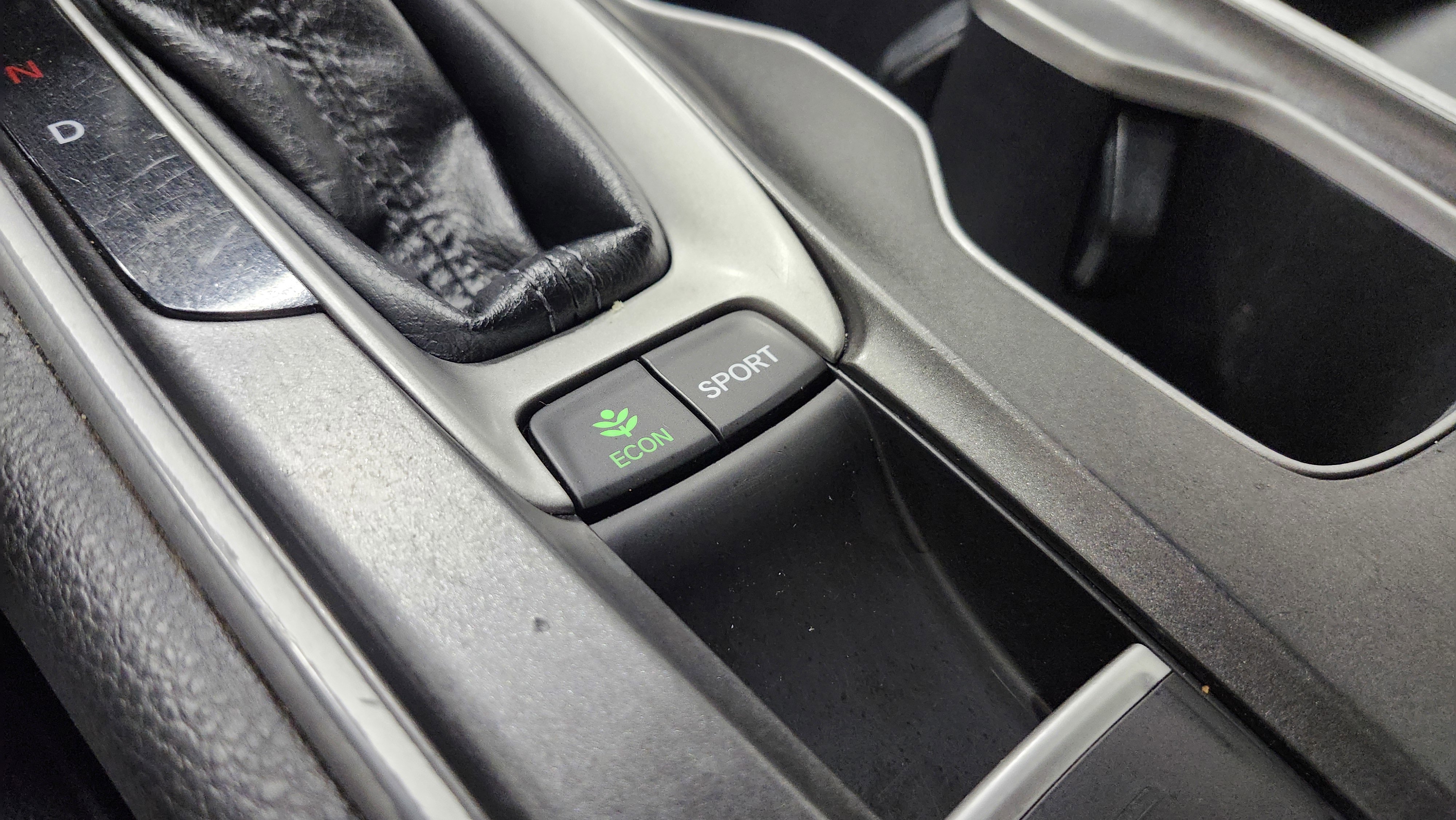 Used 2018 Honda Accord Sport image 9