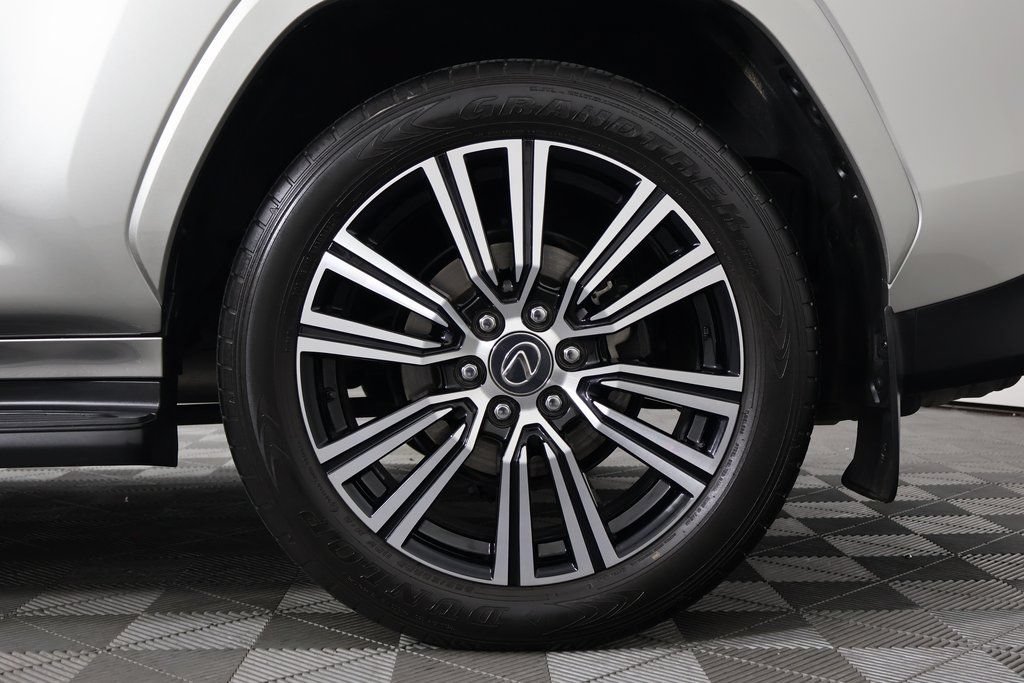 Certified 2024 Lexus LX 600 4WD w/ Luxury Package image 17