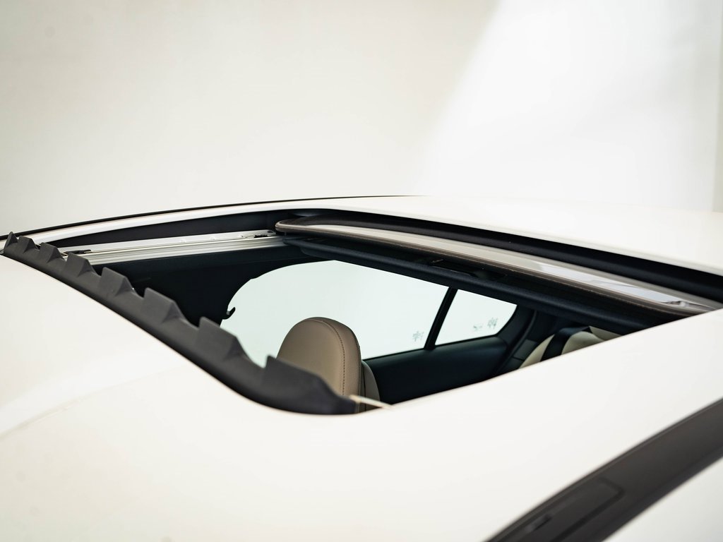 Used 2025 Mercedes-Benz C 300 4MATIC Sedan image 17