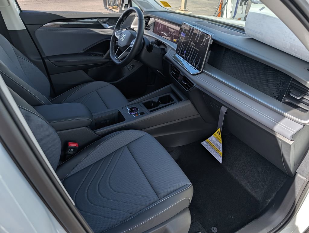 New 2026 Volkswagen Tiguan SE image 21