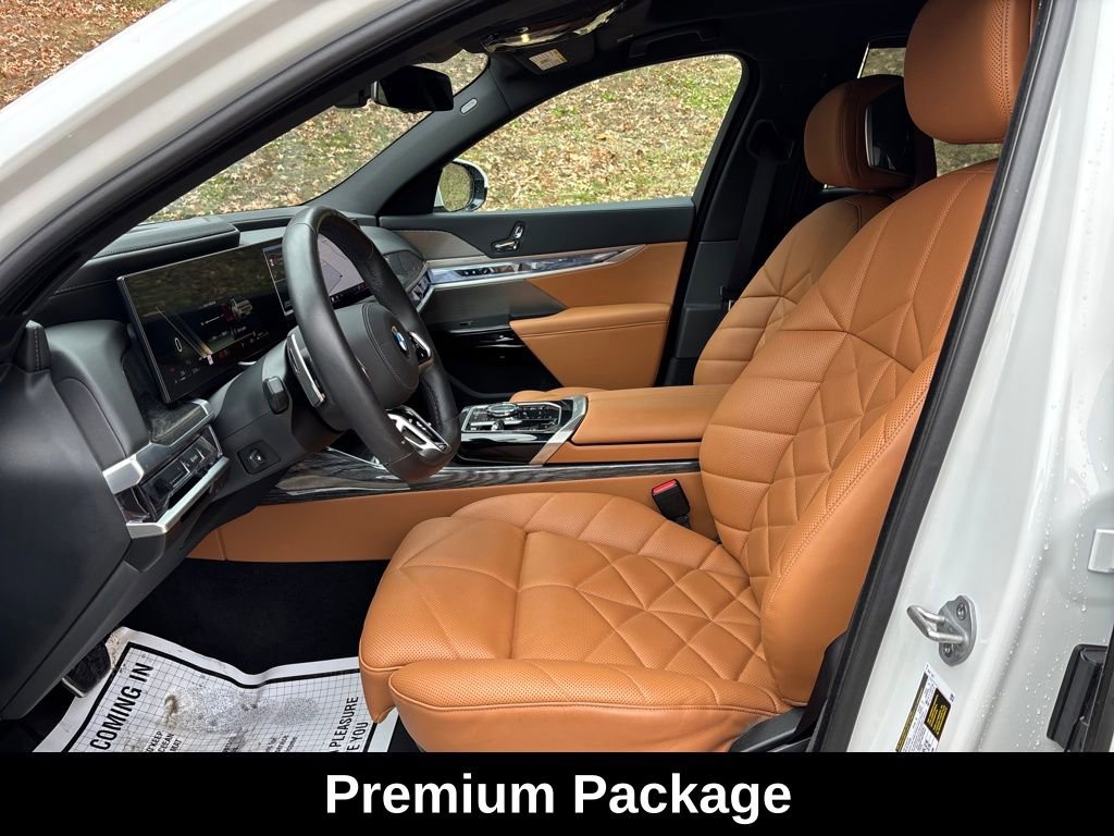 Used 2025 BMW 740i xDrive image 11