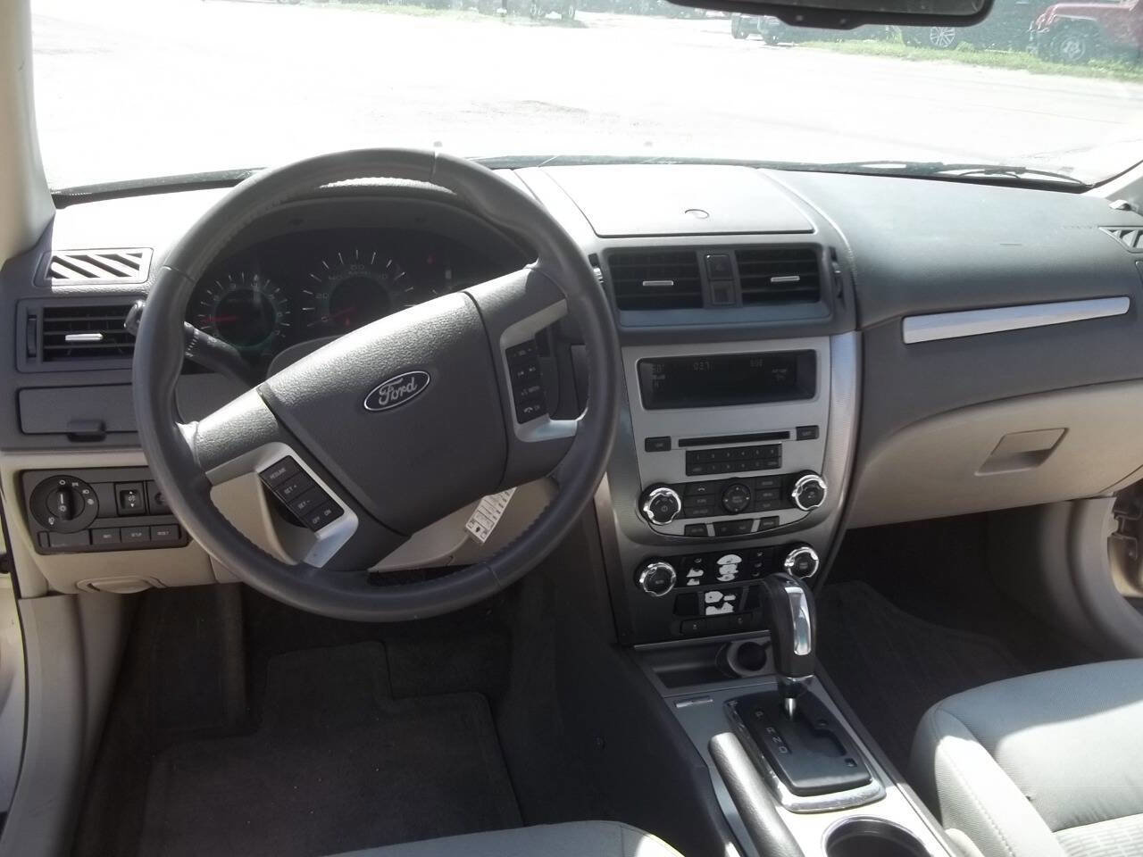 Used 2010 Ford Fusion SEL image 9