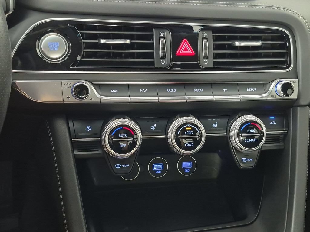 Used 2023 Genesis G70 2.0T RWD image 27