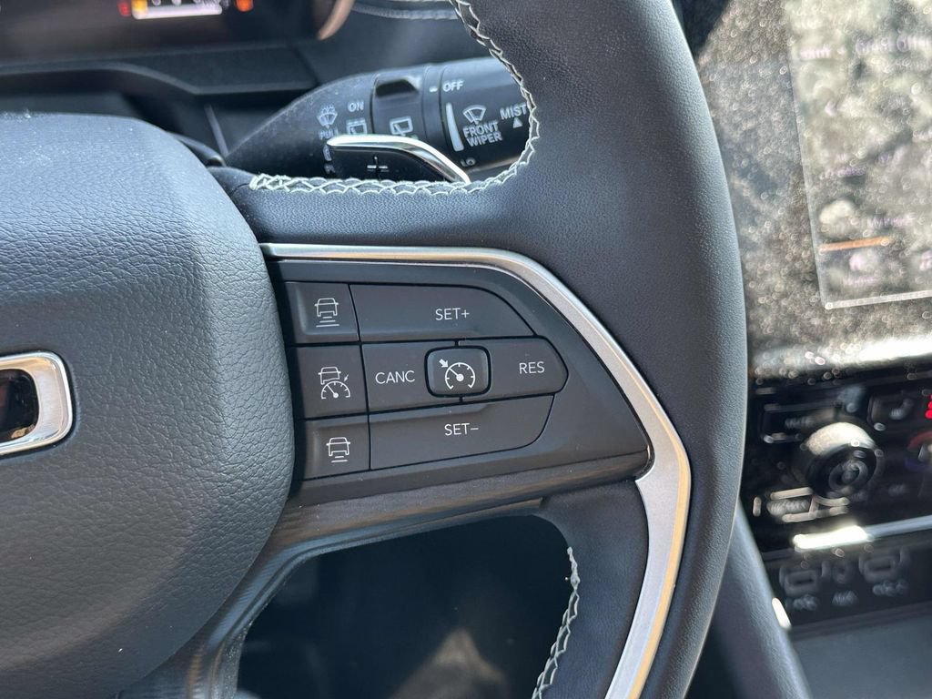 Certified 2024 Jeep Grand Cherokee Altitude AWD/4WD image 23